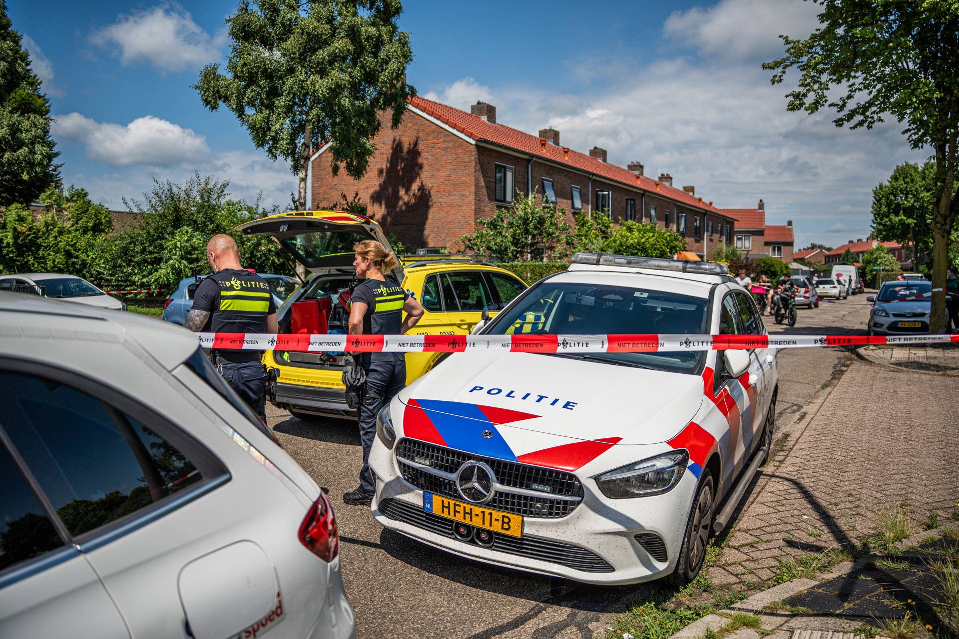 Gewonde en aanhouding na steekincident Dieren