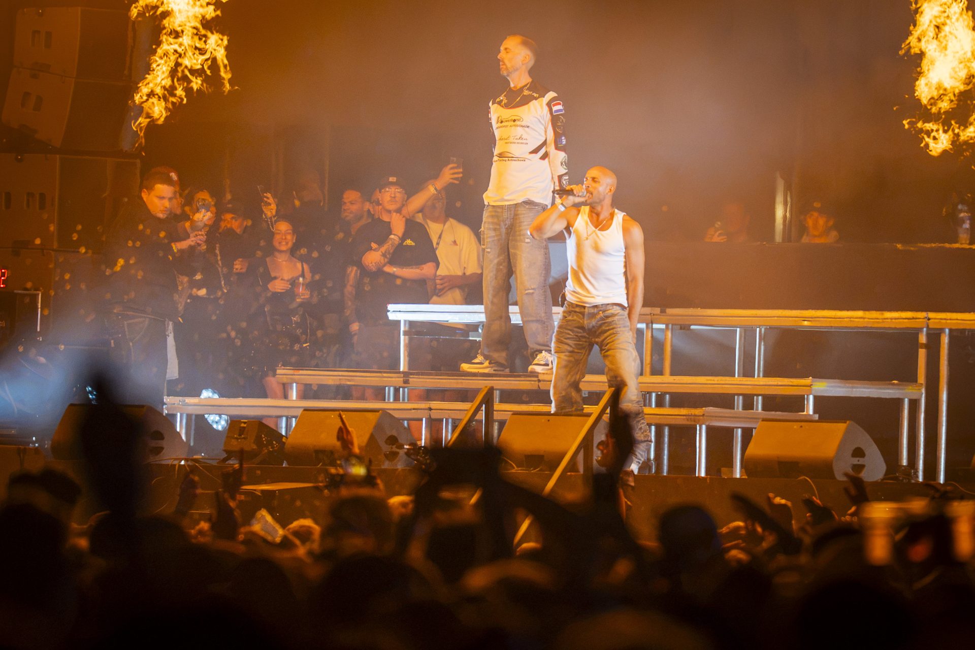 The Opposites zetten Zwarte Cross op zijn kop tijdens afsluiter op hoofdpodium
