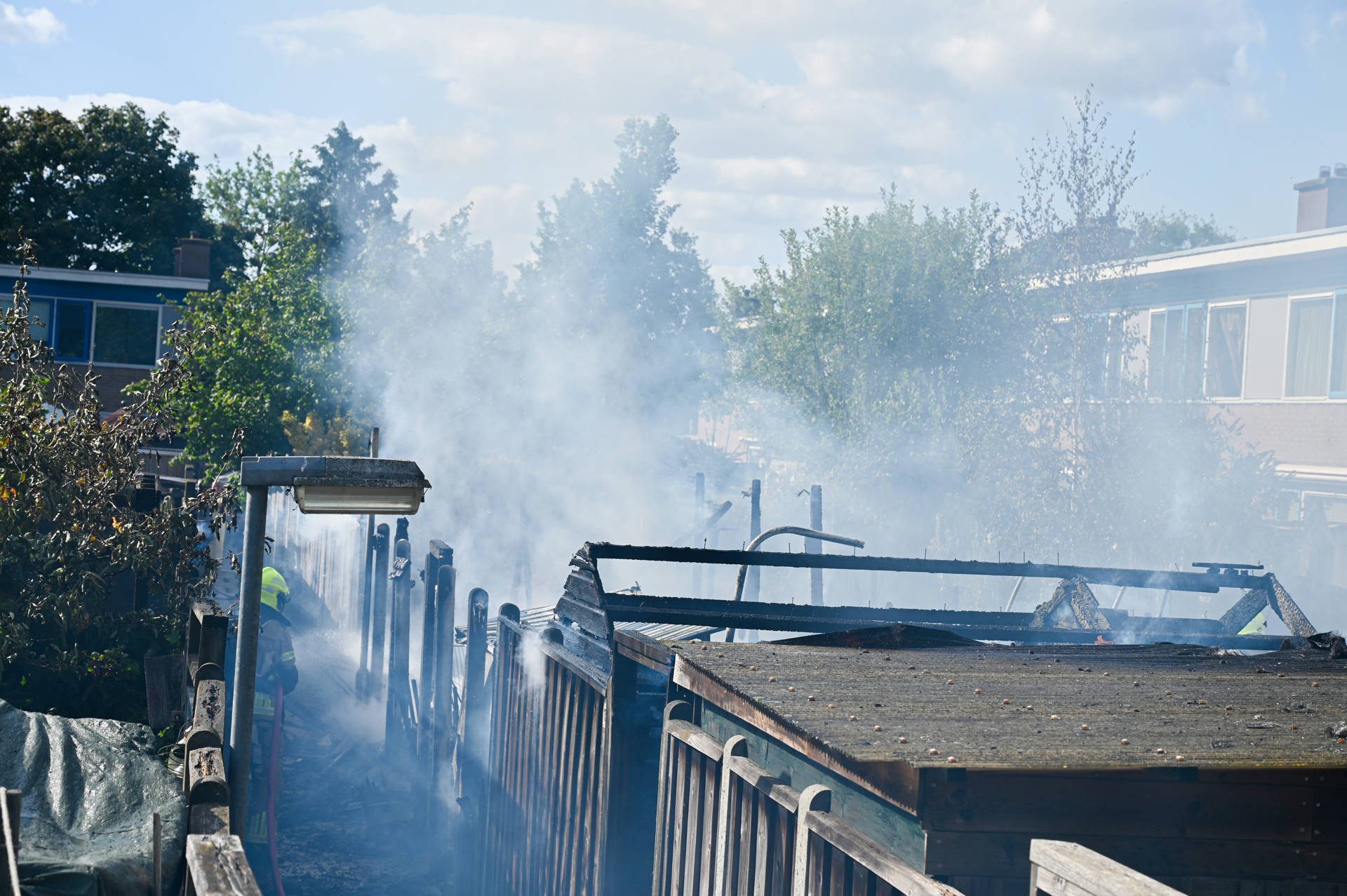 Veel schade bij flinke brand in tuin in Nijmegen