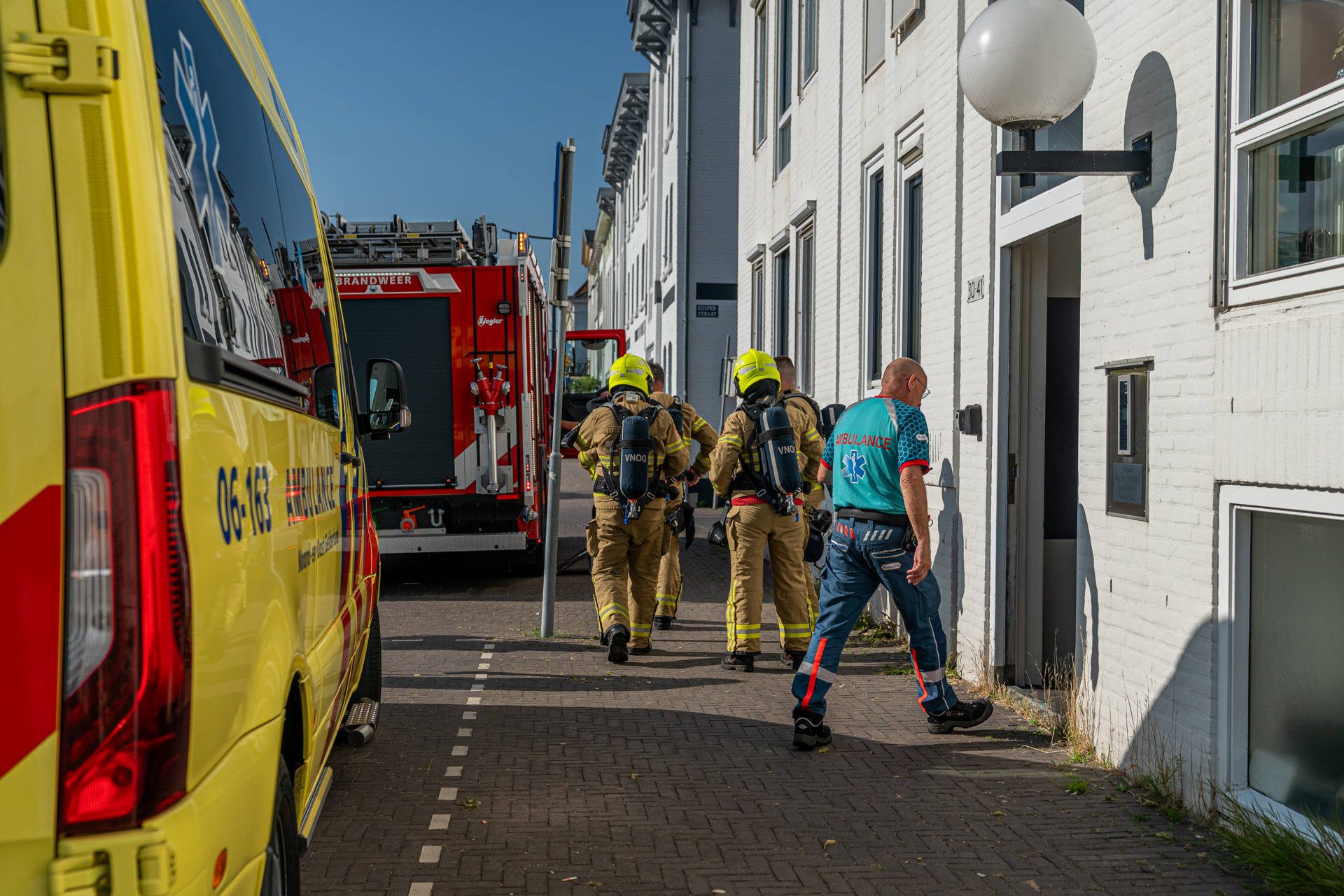 Brandweer rukt uit voor rookontwikkeling in woning