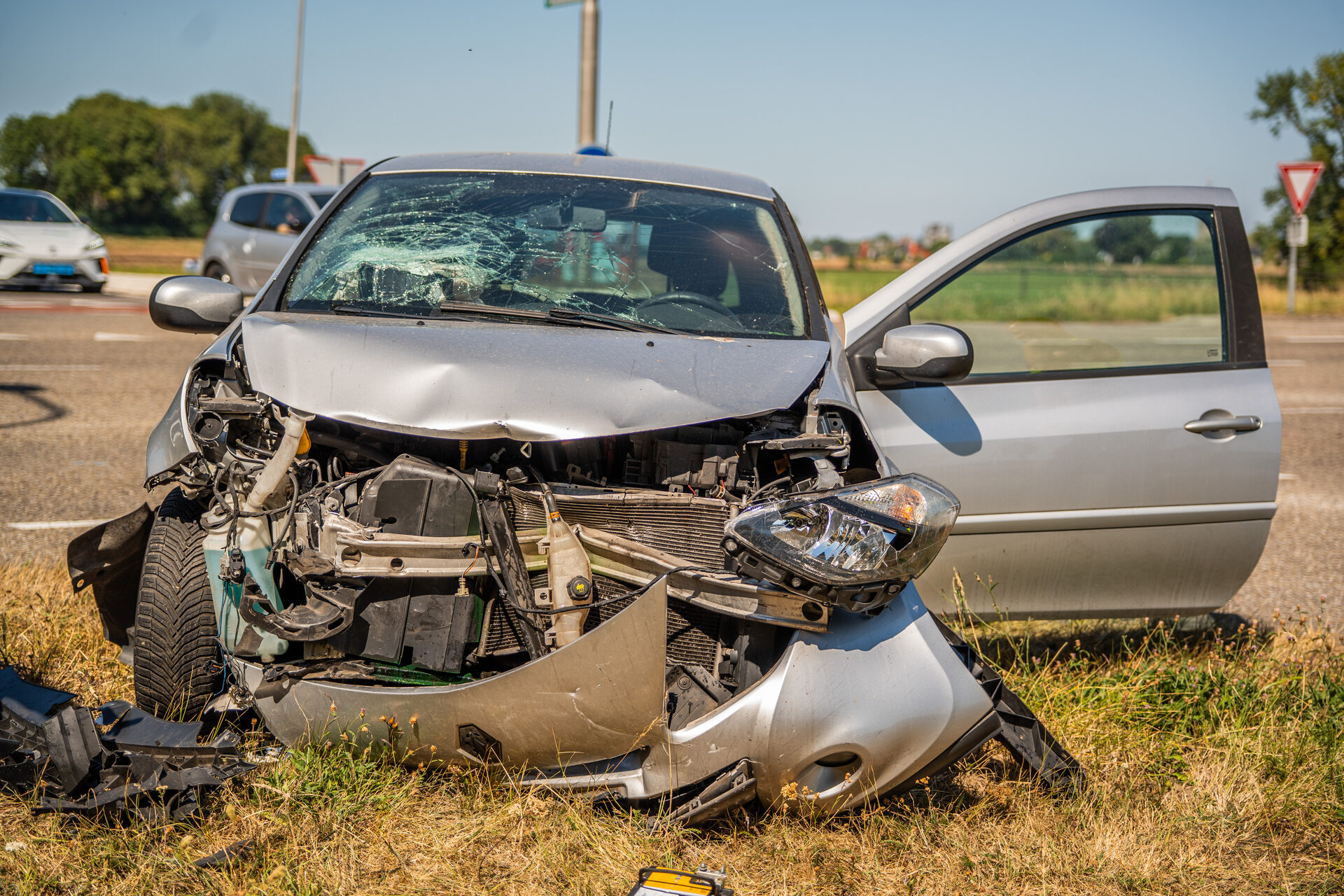 Flinke schade na botsing tussen twee auto's in Doesburg