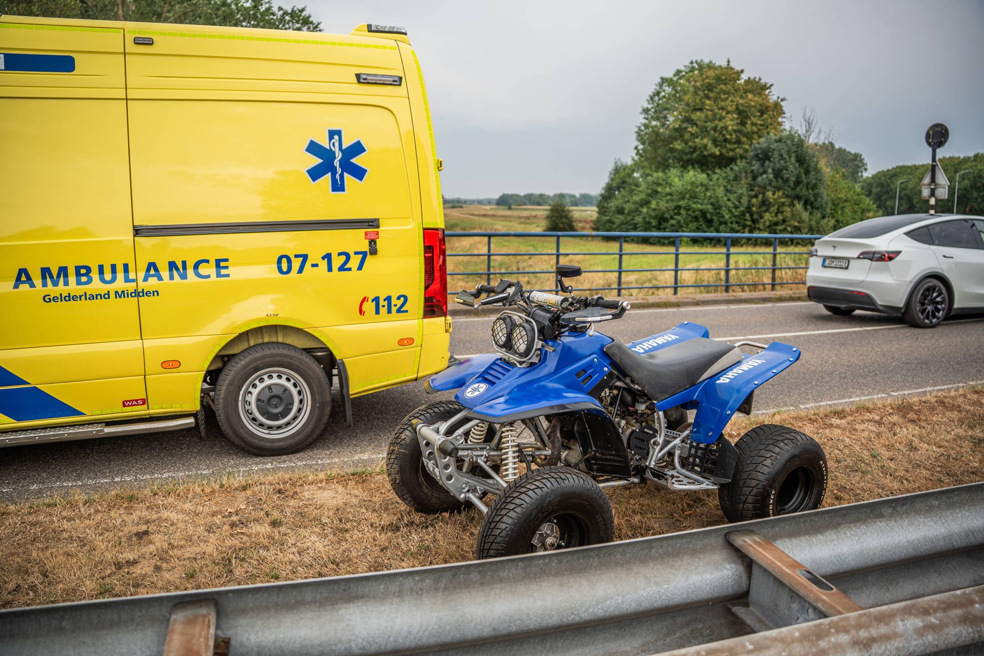 Doesburg: Twee personen naar ziekenhuis na ongeval met quad
