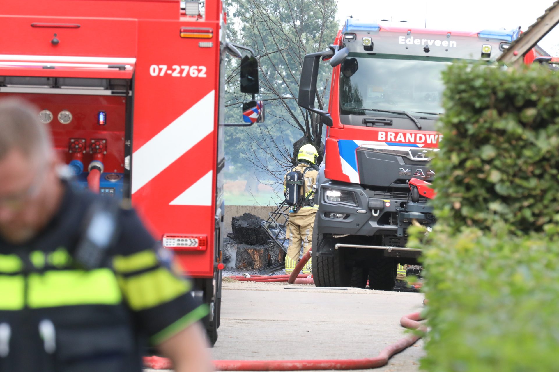 Open schuur grotendeels verwoest door brand in Ede