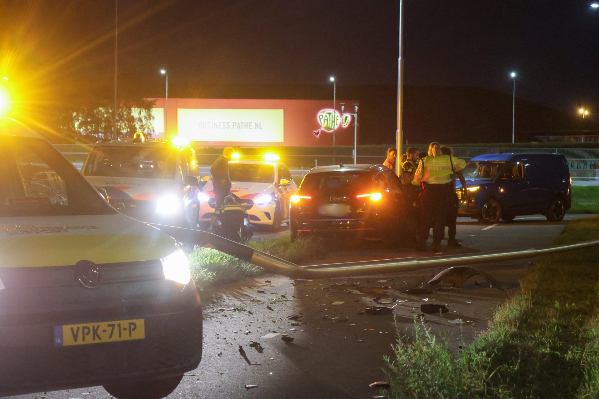 Automobilist ramt lantaarnpaal en aangehouden op verdenking van rijden onder invloed