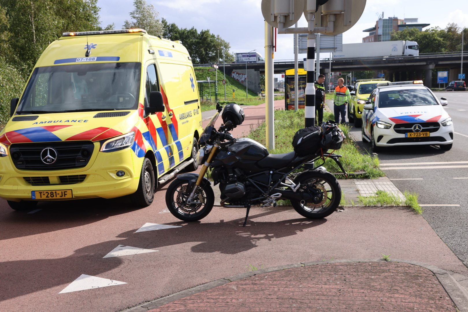 Motorrijder gewond na botsing met achteropkomende motor