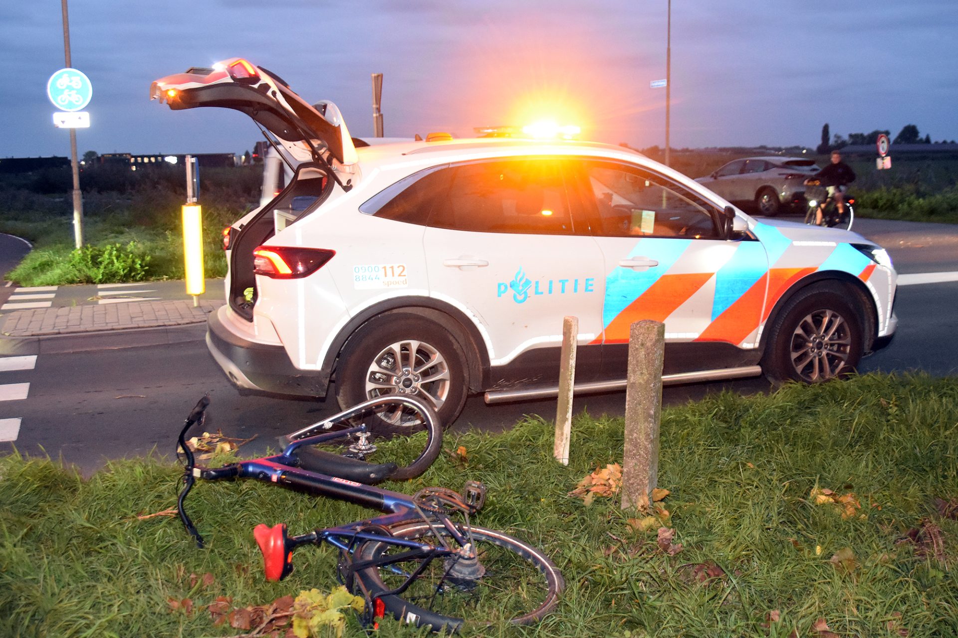 Fietser naar ziekenhuis na botsing met auto
