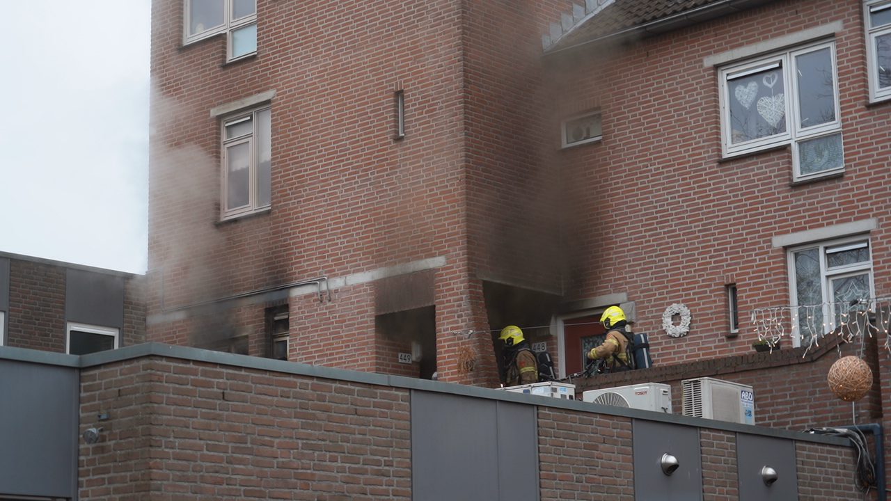 42 maanden cel voor brandstichting terwijl broer binnen lag