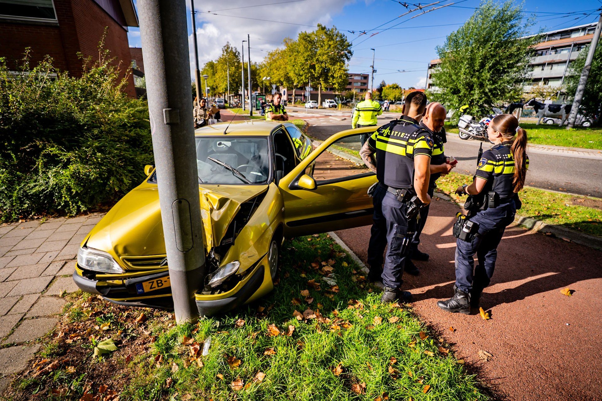 Inzittende zwaargewond na ernstig ongeval, ter plaatse gereanimeerd