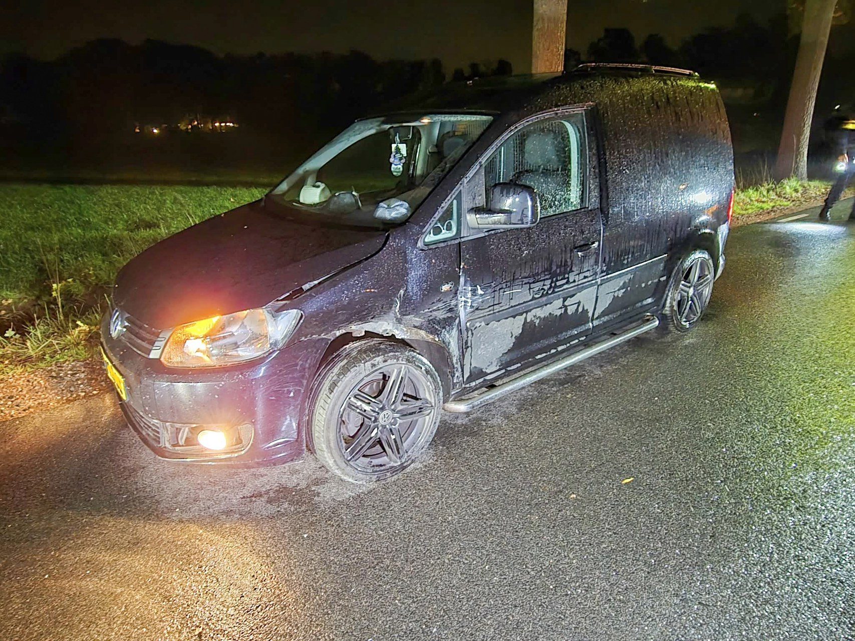 Harde klap bij botsing tussen twee auto’s in buitengebied