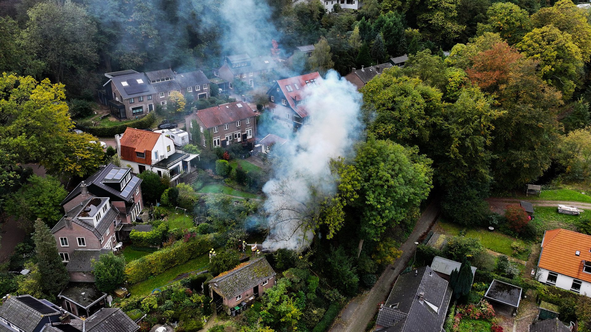 Sauna achter woning volledig verwoest door brand