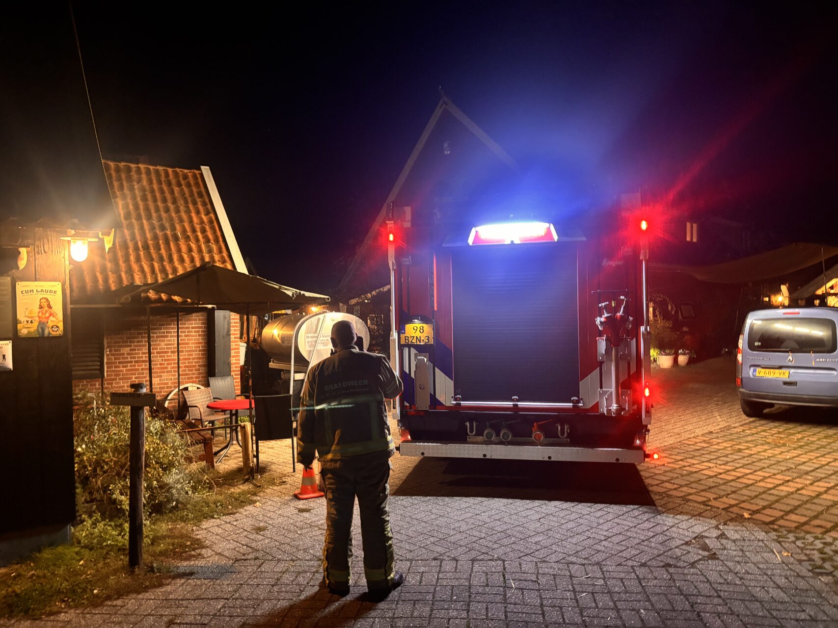 Bewoner blust woningbrand zelf na achtergelaten gasfornuis, veel roetschade